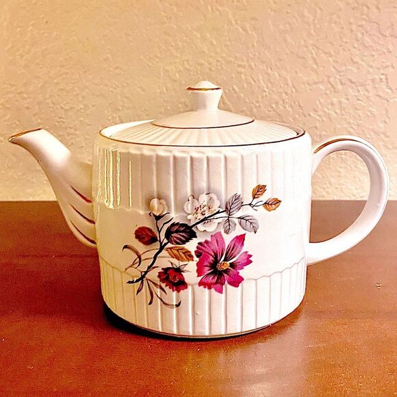 Wood & Sons Other - Vintage 50s Ellgreave Wood & Sons Ironstone Teapot